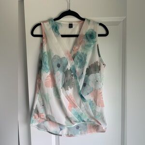 Women’s sleeveless top